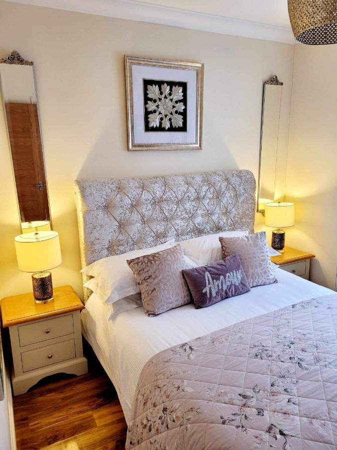 Apartment 1 Exquisite Two King Bedroom With En Suites - Close To The Town Centre, Rail, Airport And Theatre Ντάρλινγκτον Εξωτερικό φωτογραφία